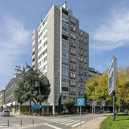 Lovelystay - Spacious 3Br Flat With Ac And Balcony Porto Eksteriør bilde