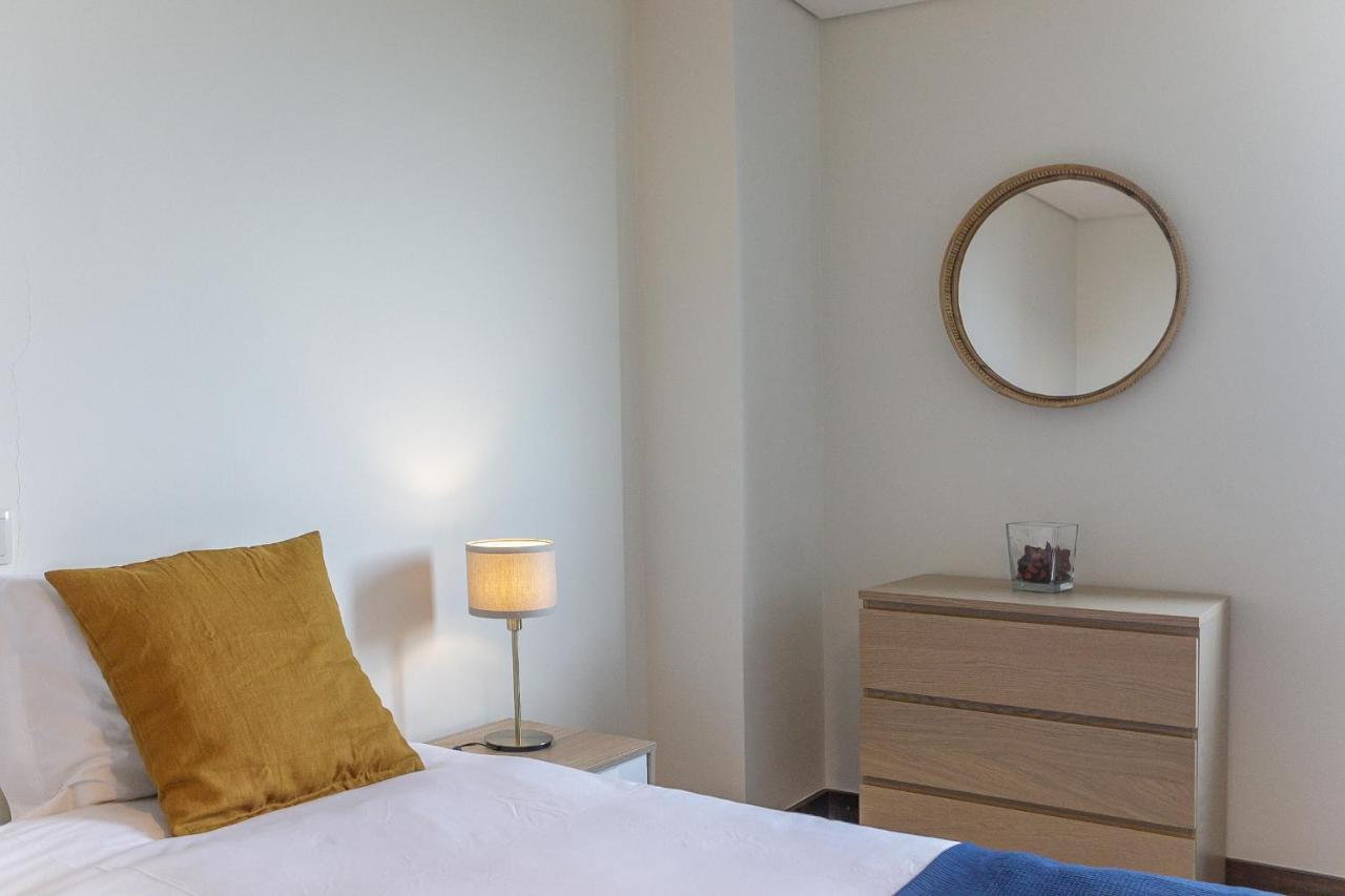 Lovelystay - Spacious 3Br Flat With Ac And Balcony Porto Eksteriør bilde