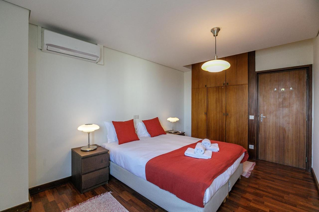 Lovelystay - Spacious 3Br Flat With Ac And Balcony Porto Eksteriør bilde